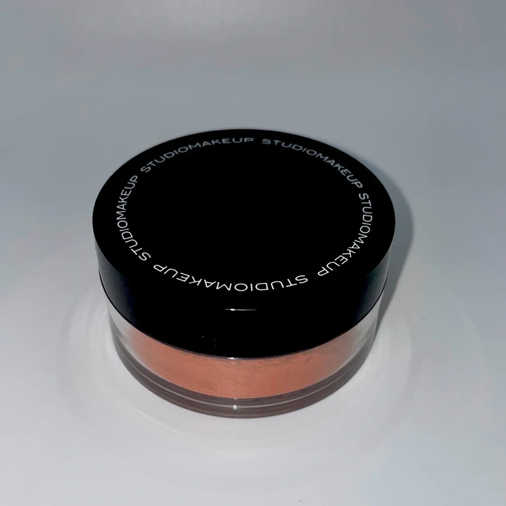 Studio Makeup Luminous Loose Blush